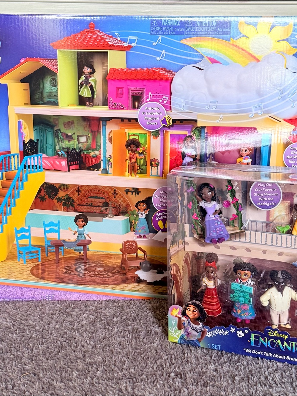 Disney Encanto Playset & Mini Dolls - Purple, Pink, Blue, Yellow, Green